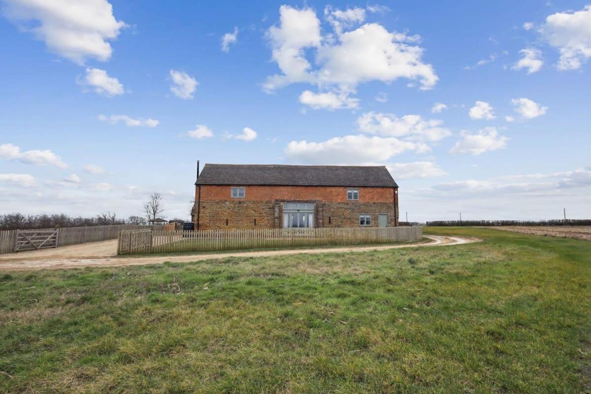Sophie'S Barn - Hot Tub Packages Available Market Harborough Exterior foto