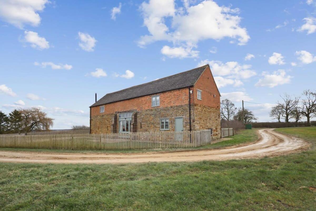 Sophie'S Barn - Hot Tub Packages Available Market Harborough Exterior foto