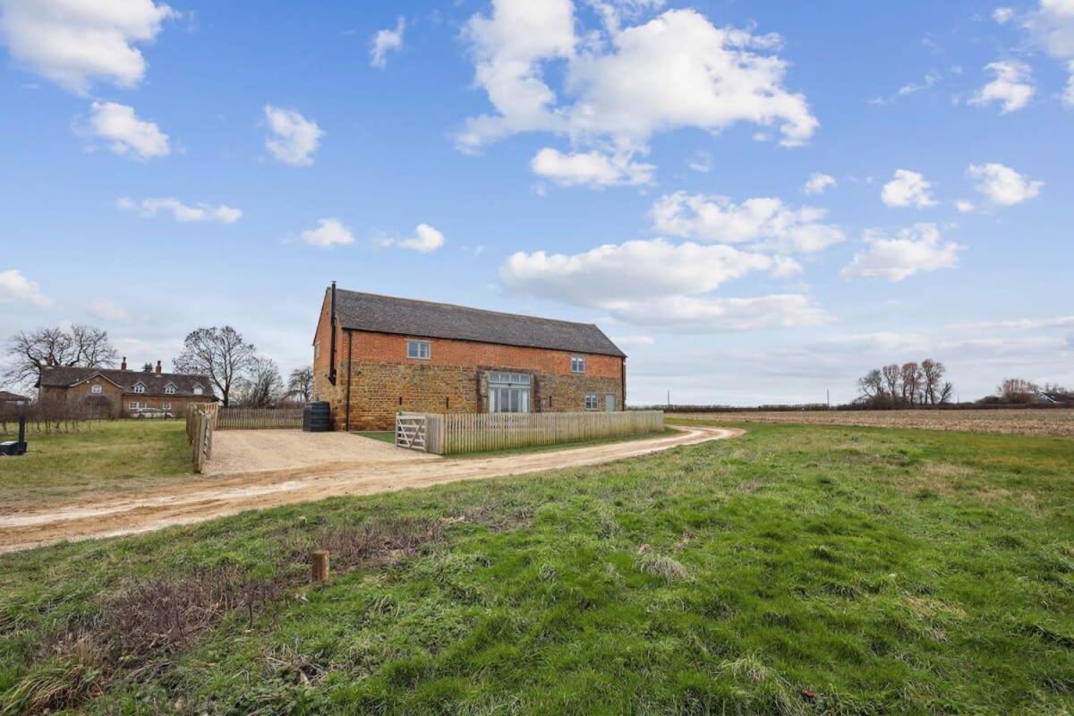 Sophie'S Barn - Hot Tub Packages Available Market Harborough Exterior foto